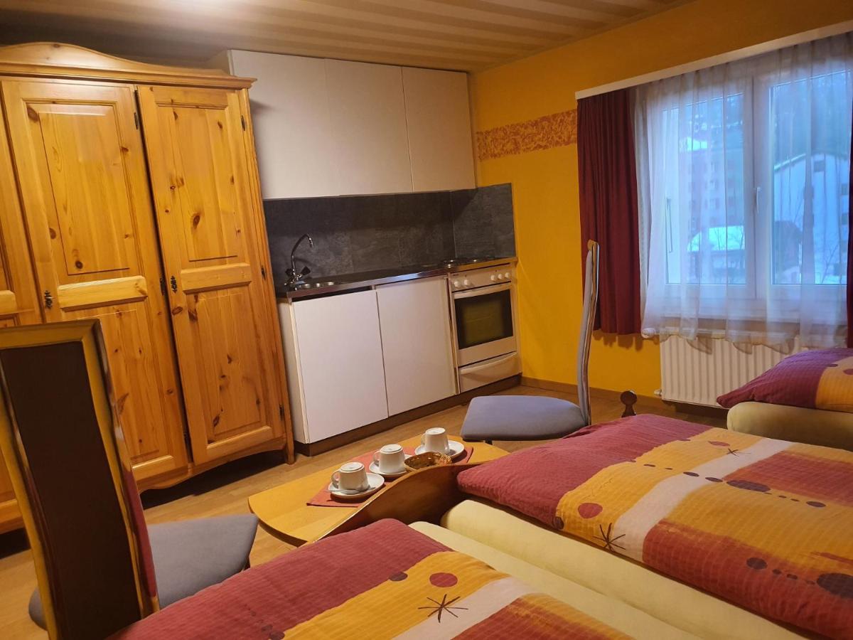 Hotel Klein Matterhorn Randa Bagian luar foto