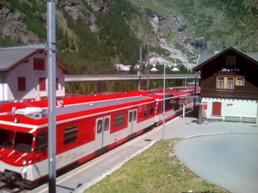 Hotel Klein Matterhorn Randa Bagian luar foto