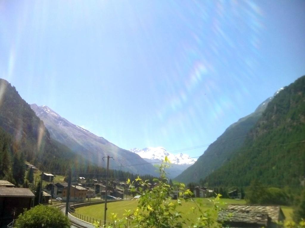 Hotel Klein Matterhorn Randa Ruang foto