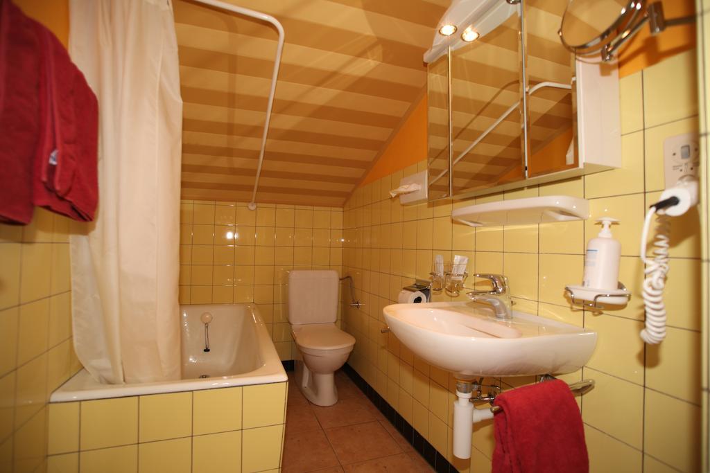 Hotel Klein Matterhorn Randa Bagian luar foto