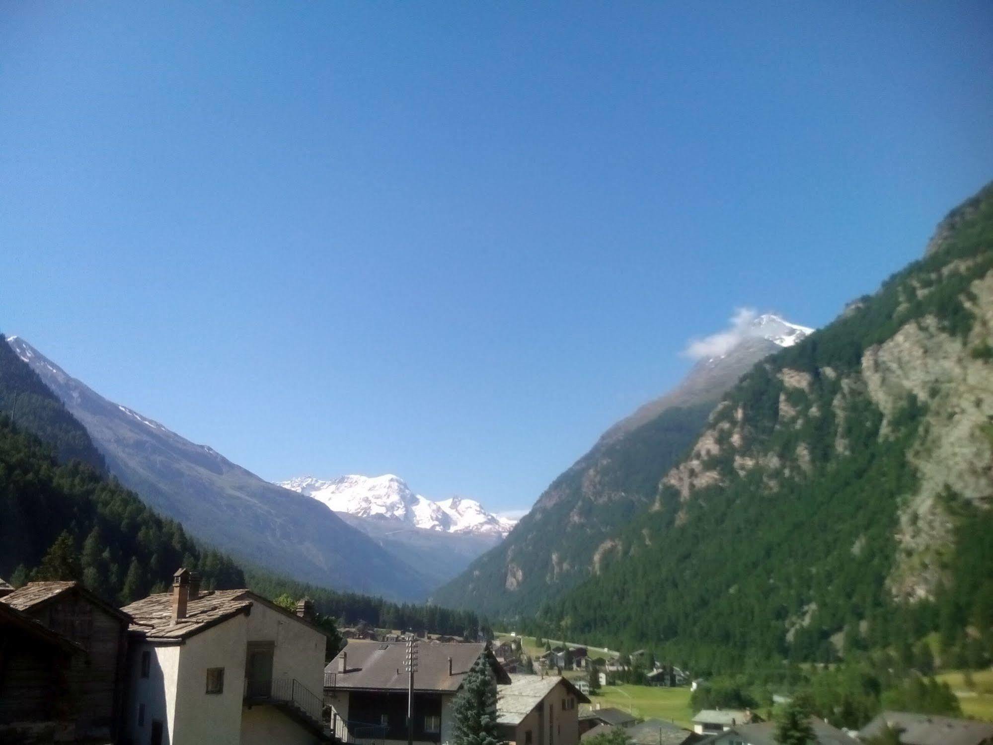Hotel Klein Matterhorn Randa Bagian luar foto